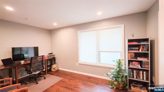 240 E Clinton Avenue, Tenafly, NJ 07670