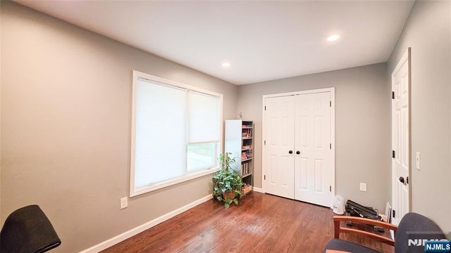 240 E Clinton Avenue, Tenafly, NJ 07670