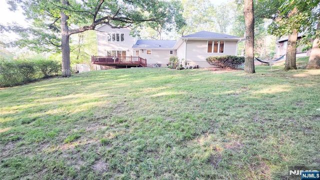 240 E Clinton Avenue, Tenafly, NJ 07670