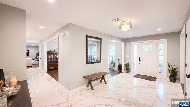 240 E Clinton Avenue, Tenafly, NJ 07670
