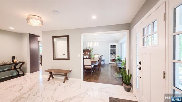 240 E Clinton Avenue, Tenafly, NJ 07670