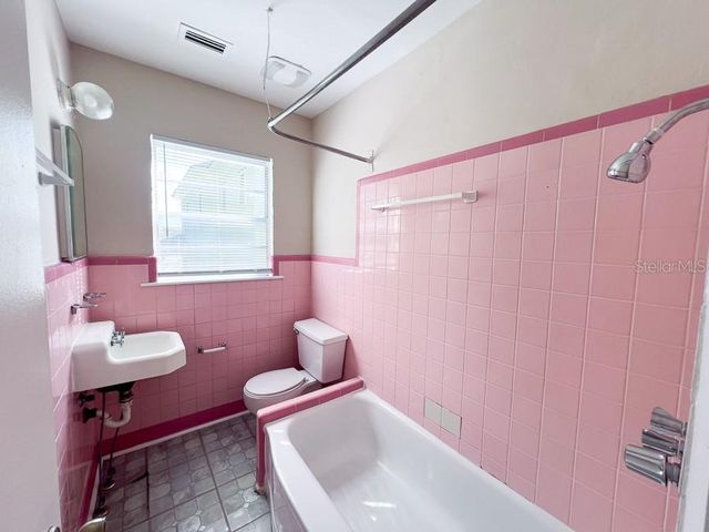 219 NW 3RD AVENUE B, Gainesville, FL 32601