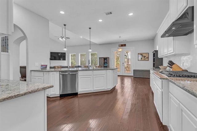 232 Magnolia Reserve Loop, Magnolia, TX 77354