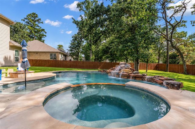 232 Magnolia Reserve Loop, Magnolia, TX 77354