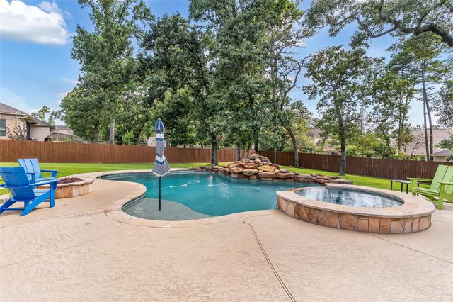 232 Magnolia Reserve Loop, Magnolia, TX 77354