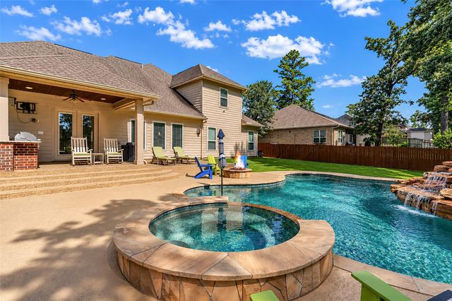 232 Magnolia Reserve Loop, Magnolia, TX 77354