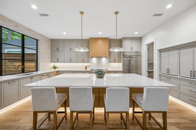 4413 Somerville Avenue, Dallas, TX 75206