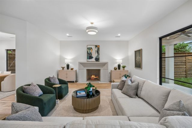 4413 Somerville Avenue, Dallas, TX 75206