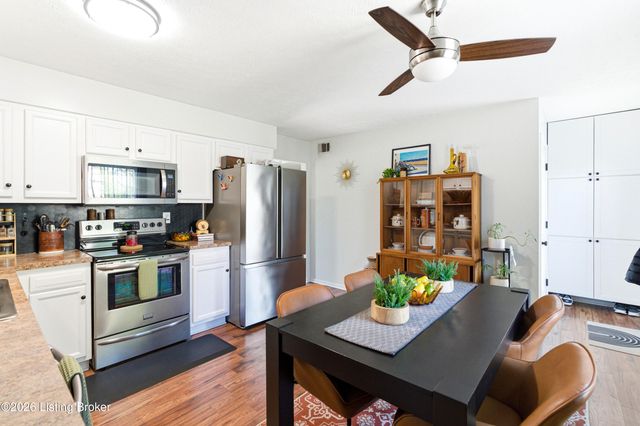 6109 Kirkwood Ct, Louisville, KY 40229