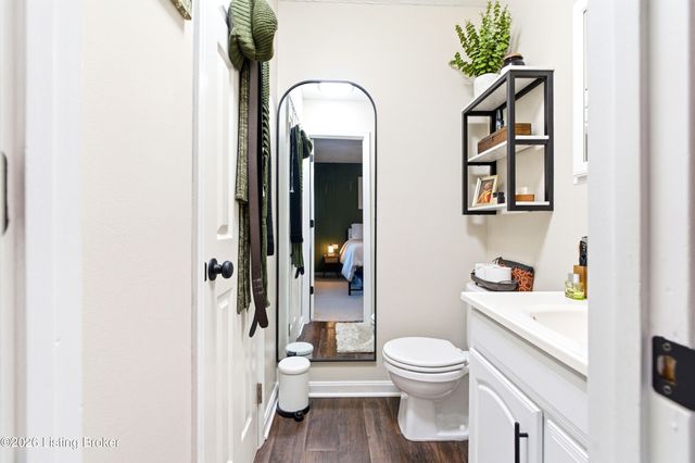 6109 Kirkwood Ct, Louisville, KY 40229