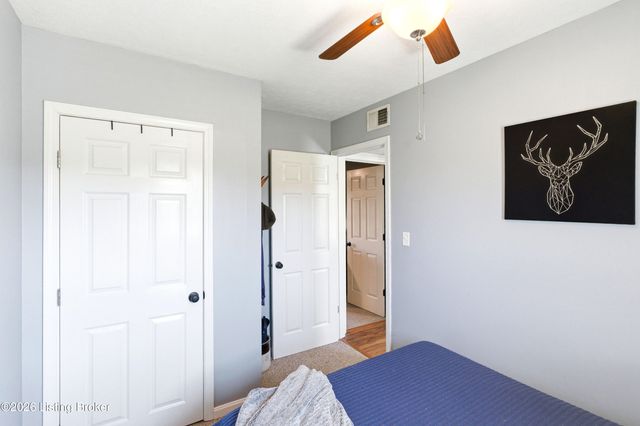 6109 Kirkwood Ct, Louisville, KY 40229