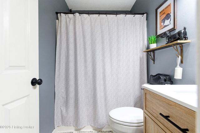 6109 Kirkwood Ct, Louisville, KY 40229