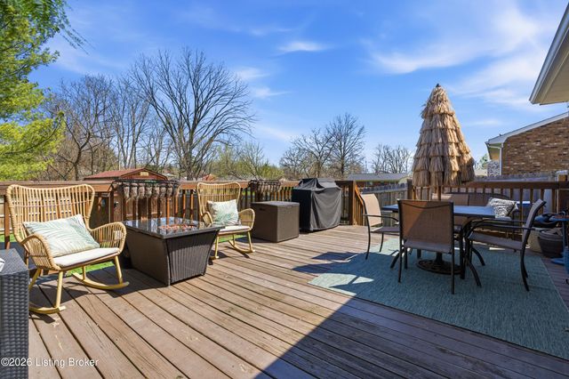 6109 Kirkwood Ct, Louisville, KY 40229