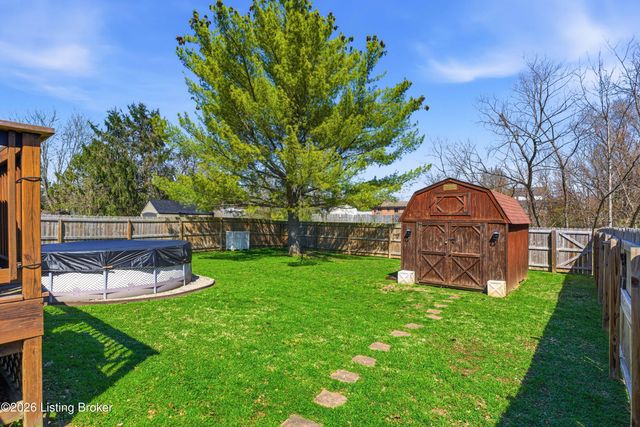 6109 Kirkwood Ct, Louisville, KY 40229