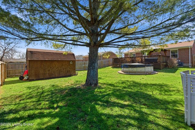 6109 Kirkwood Ct, Louisville, KY 40229