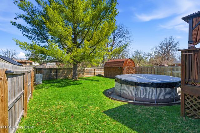 6109 Kirkwood Ct, Louisville, KY 40229