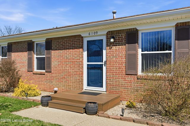 6109 Kirkwood Ct, Louisville, KY 40229
