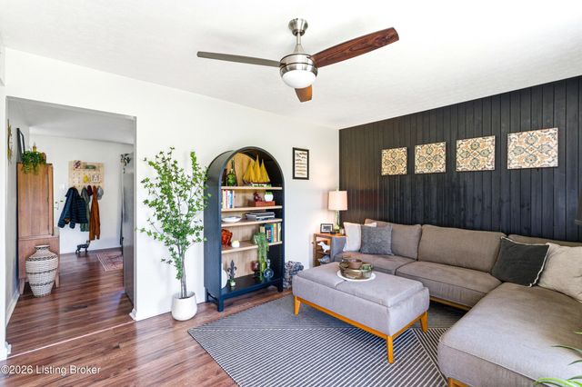 6109 Kirkwood Ct, Louisville, KY 40229