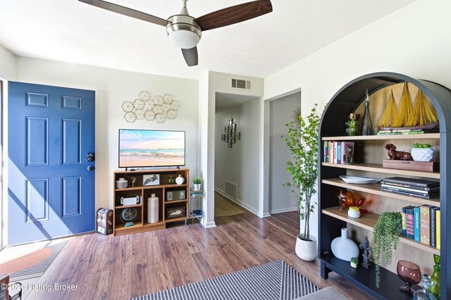 6109 Kirkwood Ct, Louisville, KY 40229