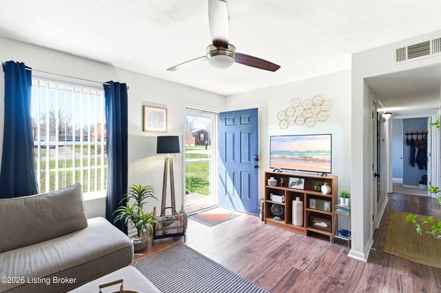 6109 Kirkwood Ct, Louisville, KY 40229