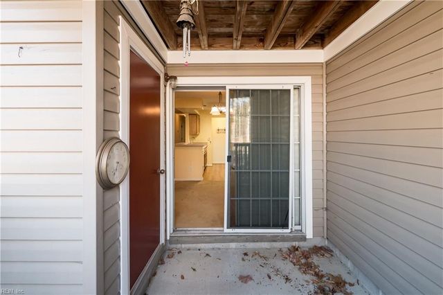 327 Gainsborough SQ, Chesapeake, VA 23320