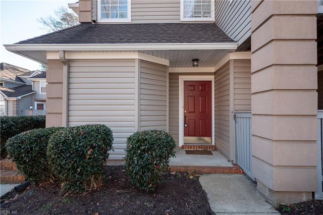 327 Gainsborough SQ, Chesapeake, VA 23320