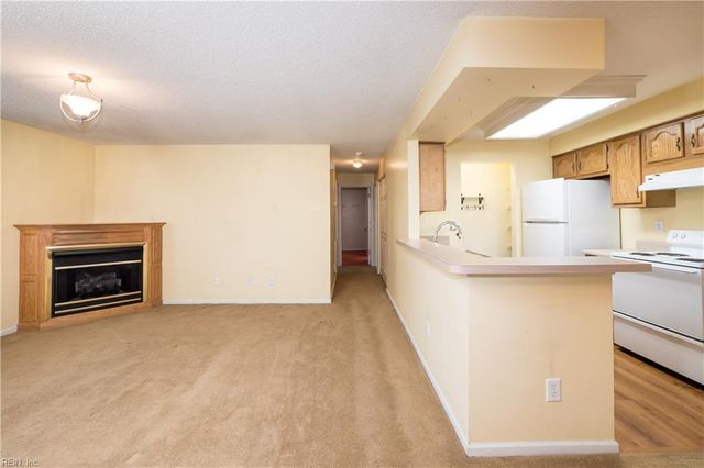 327 Gainsborough SQ, Chesapeake, VA 23320