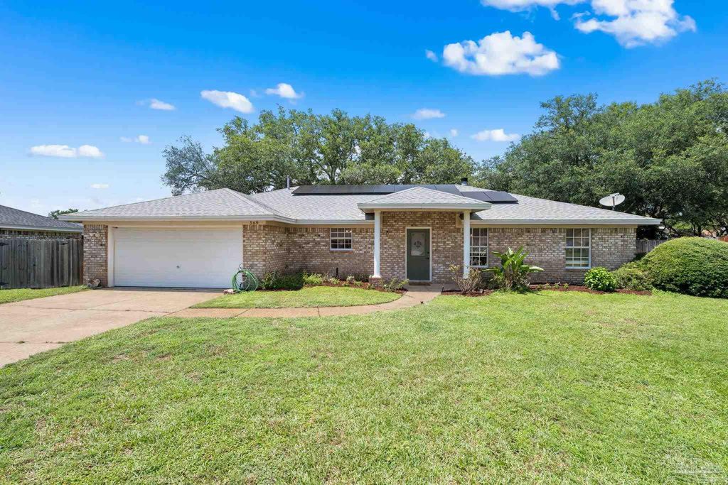 569 Tarkiln Oak Cir, Pensacola, FL 32506