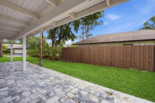 2908 NW 24th Way, Boca Raton, FL 33431