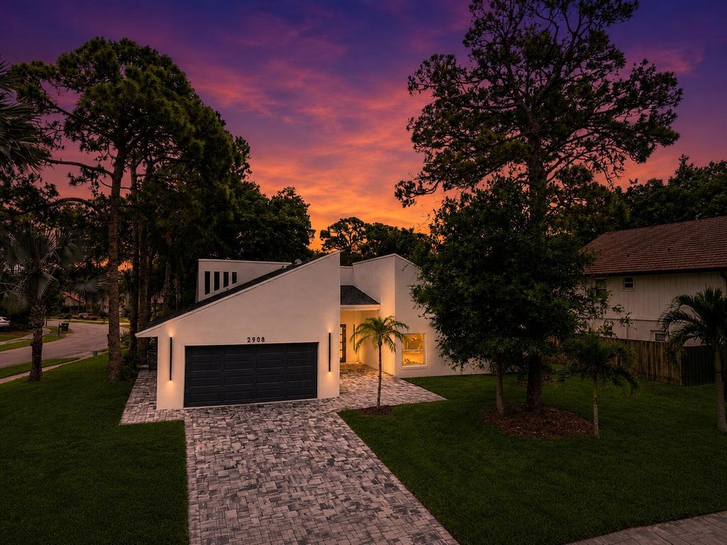 2908 NW 24th Way, Boca Raton, FL 33431