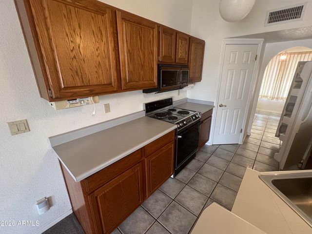 14719 S COUNTRY CLUB Way, Arizona City, AZ 85123
