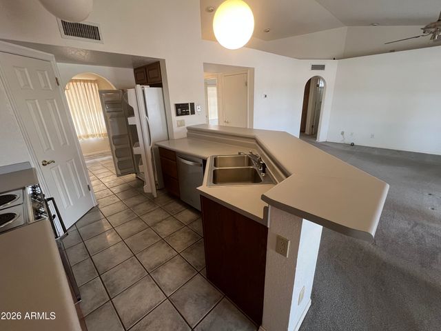 14719 S COUNTRY CLUB Way, Arizona City, AZ 85123