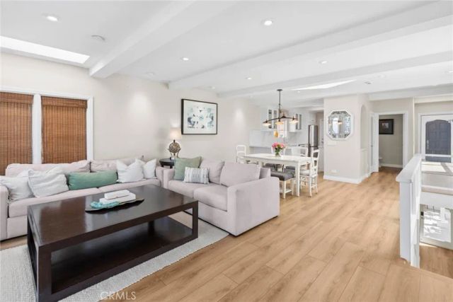 1091 La Mirada Street, Laguna Beach, CA 92651