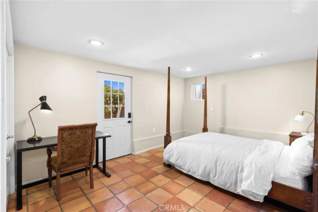 1091 La Mirada Street, Laguna Beach, CA 92651