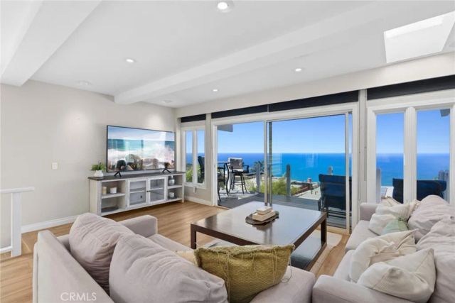 1091 La Mirada Street, Laguna Beach, CA 92651