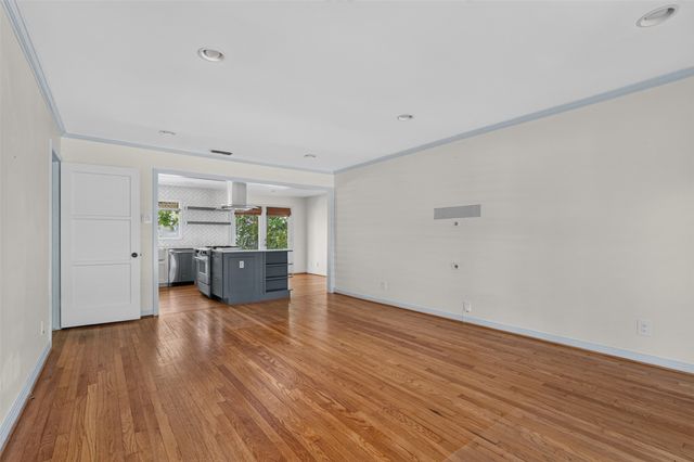 8515 Midway Road, Dallas, TX 75209