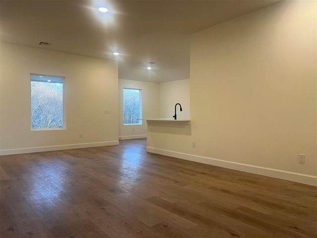 1836 Brush Creek Way, Newcastle, OK 73065