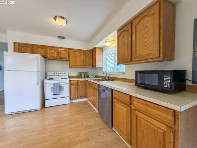 418 WILLAMETTE St, Oregon City, OR 97045