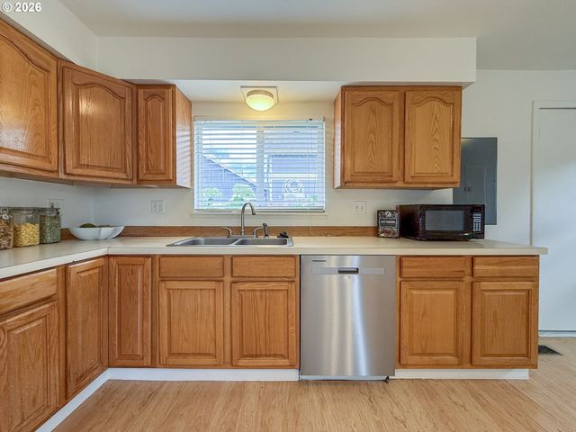 418 WILLAMETTE St, Oregon City, OR 97045