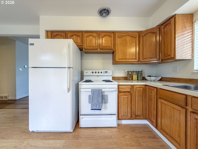 418 WILLAMETTE St, Oregon City, OR 97045