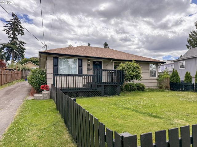 418 WILLAMETTE St, Oregon City, OR 97045