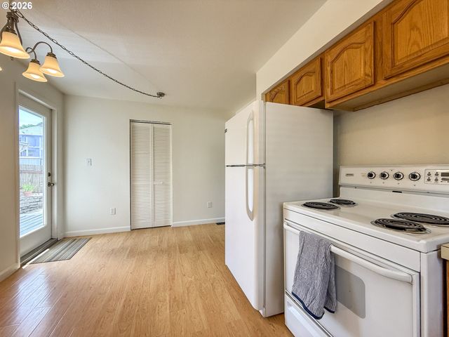 418 WILLAMETTE St, Oregon City, OR 97045