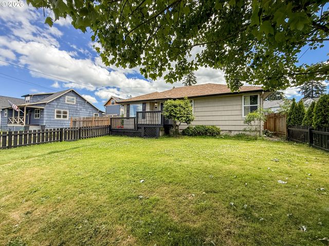 418 WILLAMETTE St, Oregon City, OR 97045