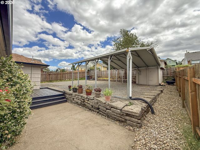 418 WILLAMETTE St, Oregon City, OR 97045