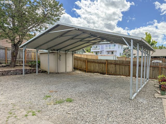 418 WILLAMETTE St, Oregon City, OR 97045