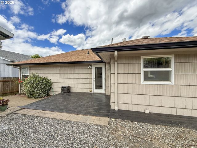 418 WILLAMETTE St, Oregon City, OR 97045