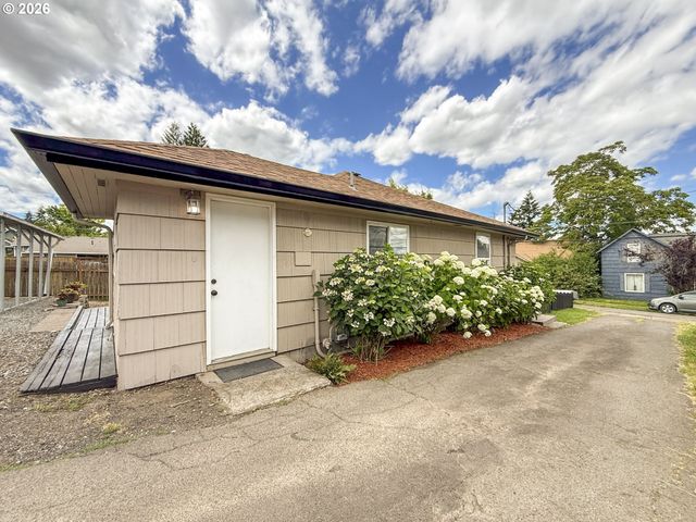 418 WILLAMETTE St, Oregon City, OR 97045