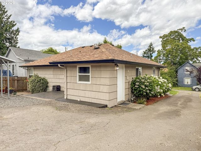 418 WILLAMETTE St, Oregon City, OR 97045
