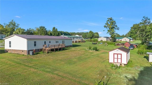 185 Mountain Dale Drive, North Wilkesboro, NC 28659