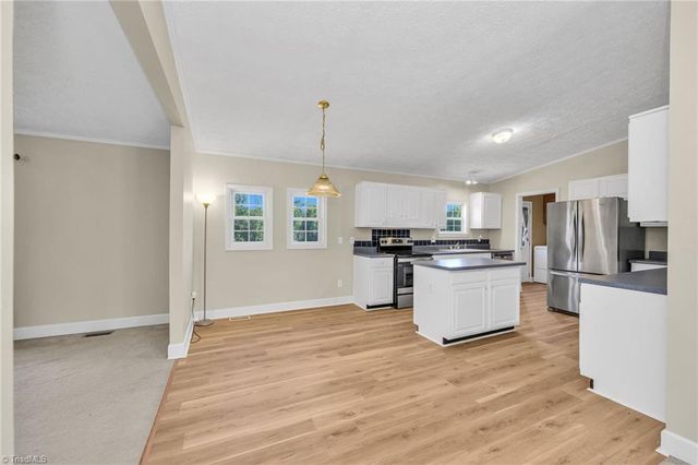 185 Mountain Dale Drive, North Wilkesboro, NC 28659